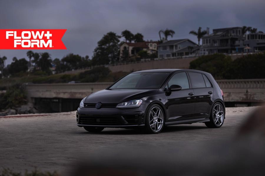  Volkswagen Golf R on HRE Wheels (FF11) 2019 года  (фото 1 из 7)